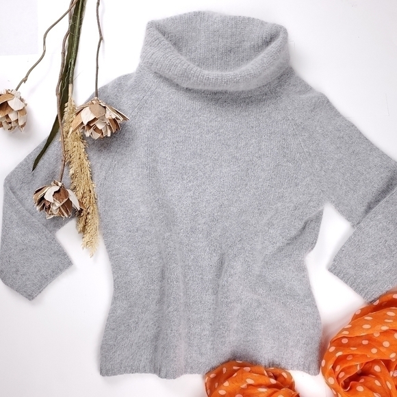 Rafaella Gray Angora Women's Cowl Neck Sweater Size Small - Picture 4 of 11